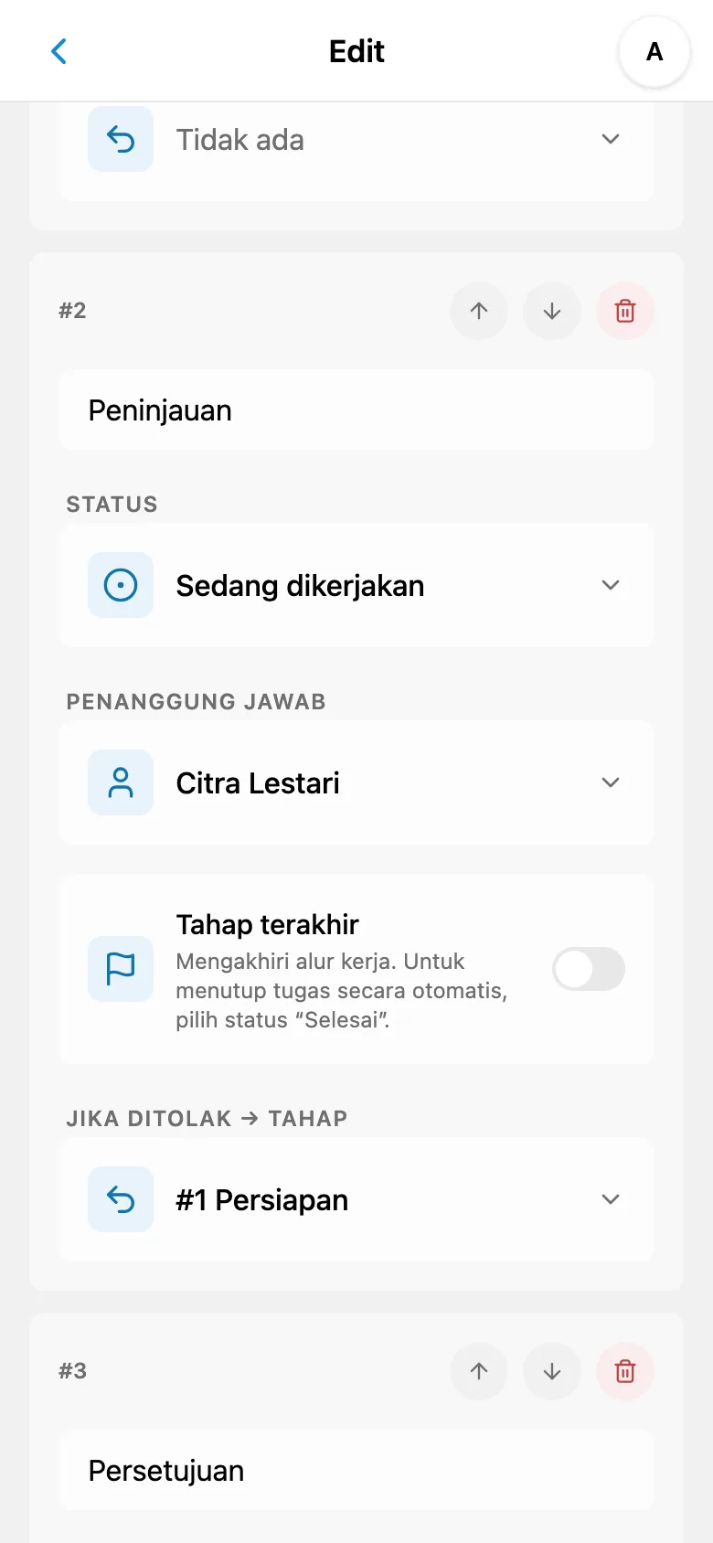 Daftar alur kerja dengan jumlah tahap dan status aktif
