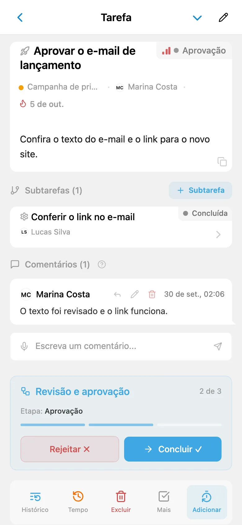 A mesma tarefa na etapa de aprovação, com novo responsável e ações Rejeitar ✗ e Concluir ✓